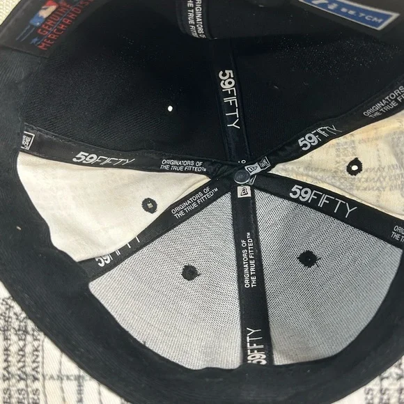 New Era Black Cap with Silver MLB Logo Patch Yankees - Picture 7 of 10